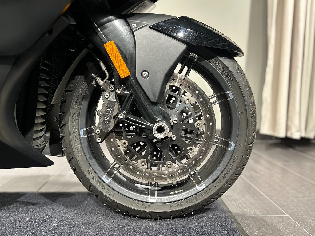 BMW K1600B / Option 719 Fälgar / Styrhöjare / Nyservad