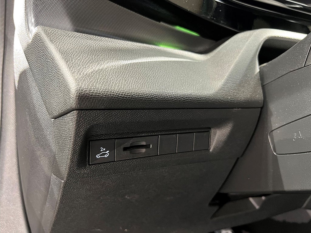 Bild på Peugeot 408 GT 1.2 PT 130hk Aut - B-KAMERA, NAVI, CARPLAY