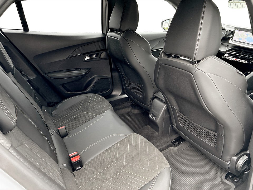 Bild på Peugeot 2008 GT 1.2 PT 130hk Aut B-KAMERA CARPLAY