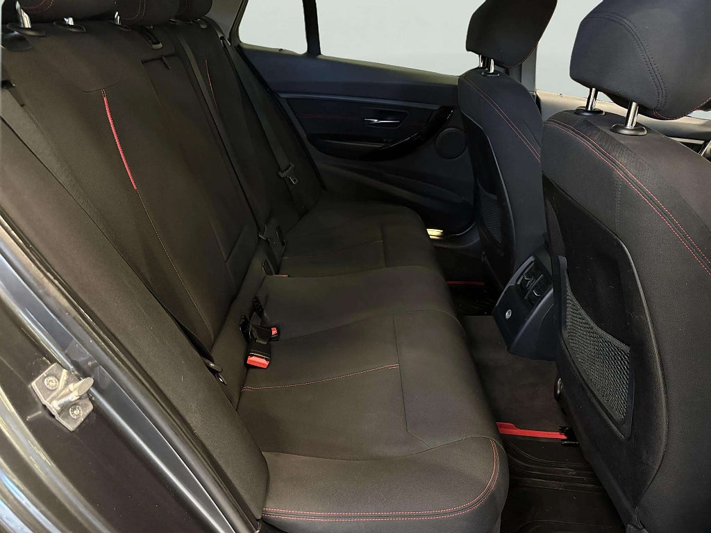 BMW 320D xDrive Touring Steptronic Sport line 2 Brukare - miniatyr 15