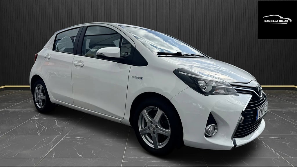 Toyota Yaris HYBRID E-CVT ACTIVE SVENSKSÅLD 101HK