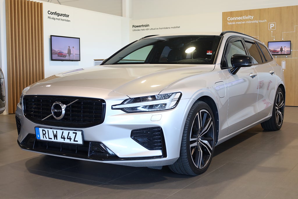 Volvo V60 Recharge T6 AWD 340hk R-Design |Navi|Kamera|Voc| 2022