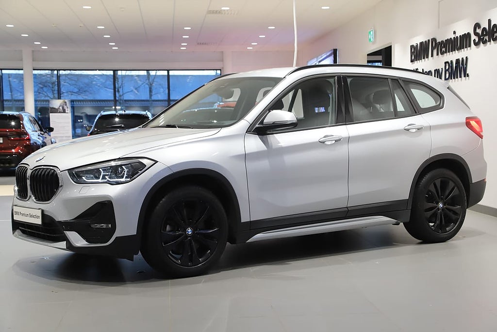 BMW X1 xDrive20d Sport Line / Automat / HUD / Elstolar / Rattvärme