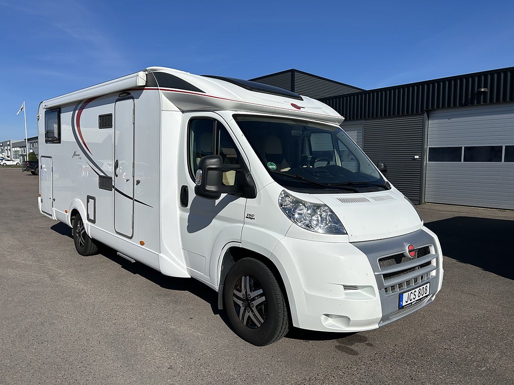 Bürstner T Nexxo 728 Höga Långbäddar & stort garage