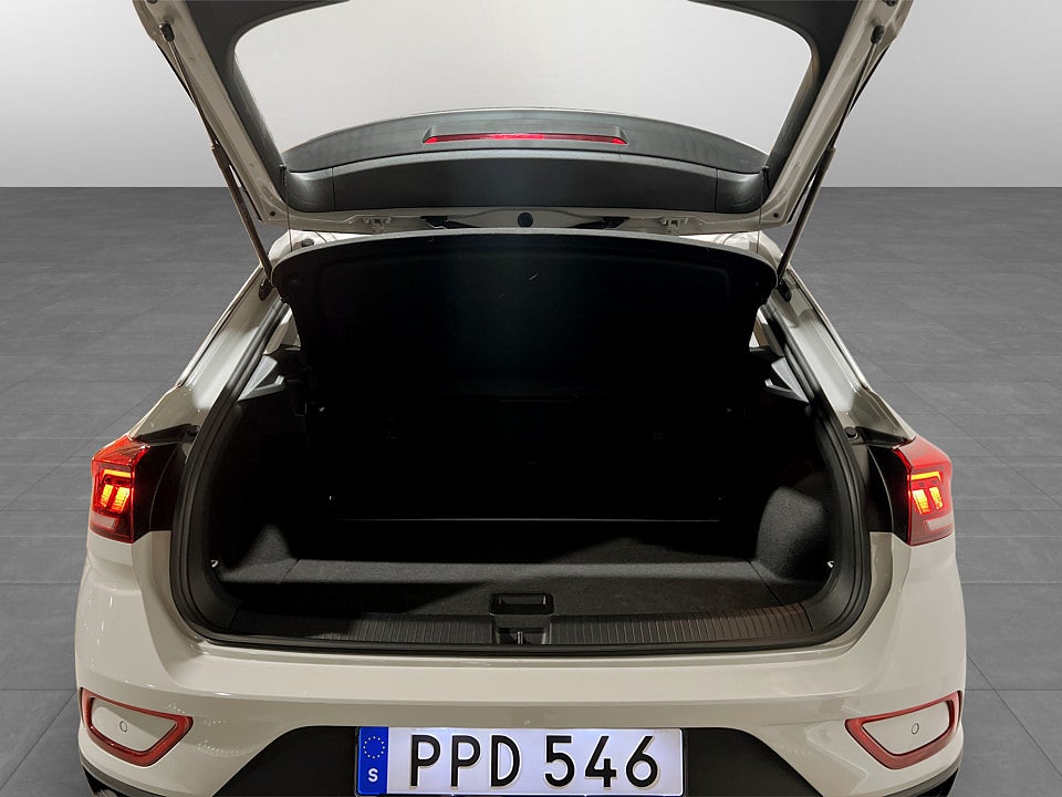 Bild på Volkswagen T-Roc Base 1.5 TSI 150hk Aut - CARPLAY, P-SENSORER