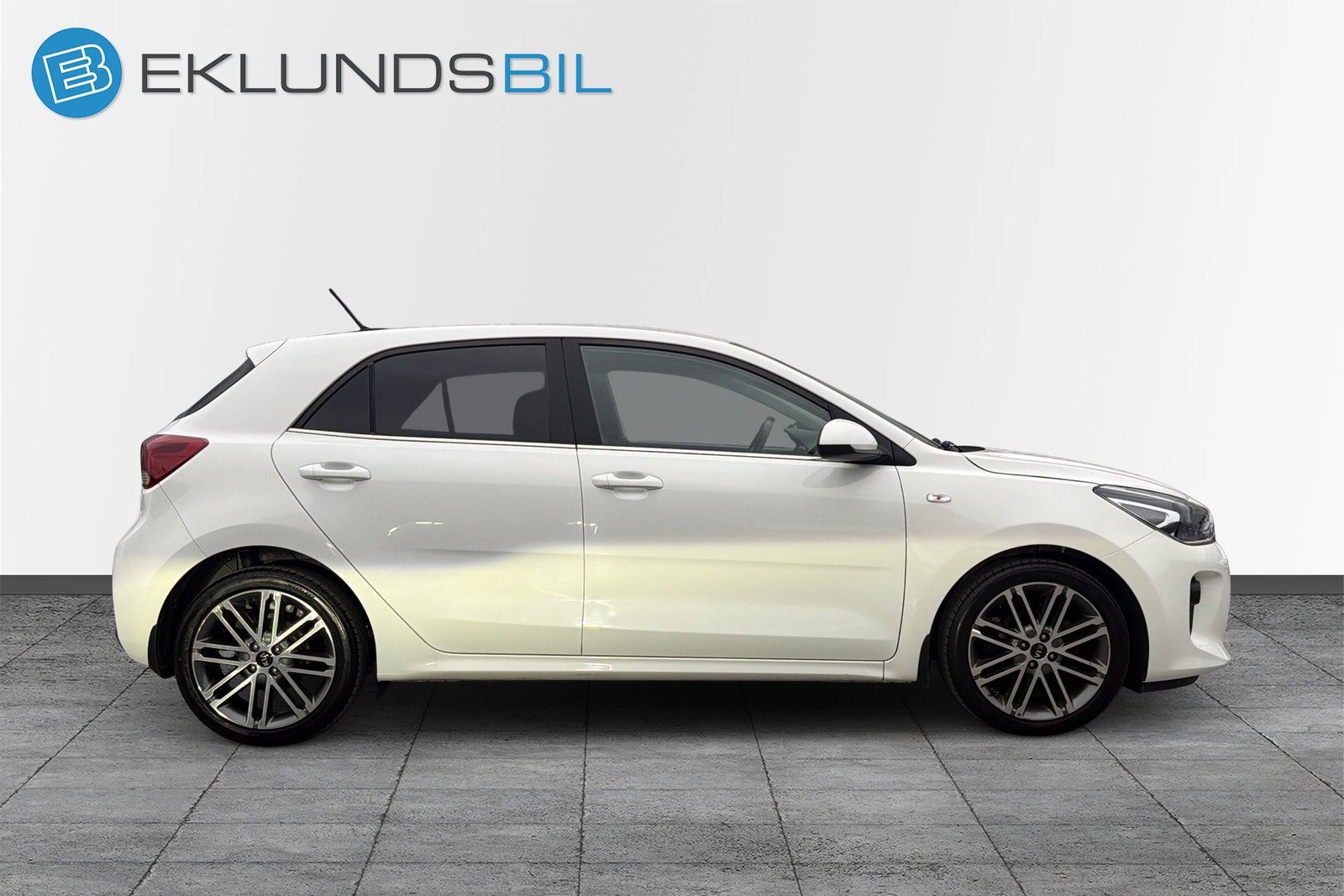 Kia Rio 1.2 CVVT GLS CarPlay Navi B-kamera 2017 - miniatyr 4