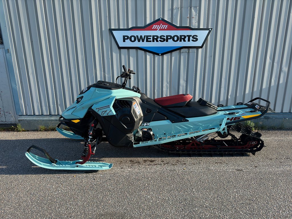 Ski-Doo Freeride 146" 850 E-tec   