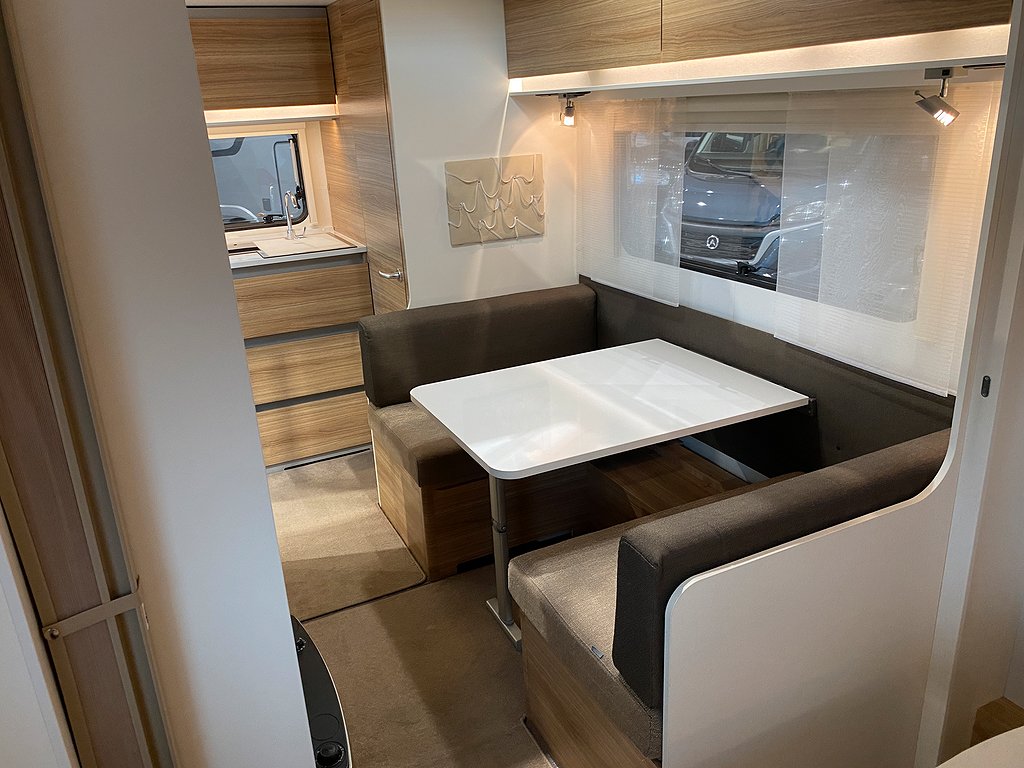 Adria Altea 542 PH / B-körkort / Markis / Queens-bed / Sittgrupp - Adria