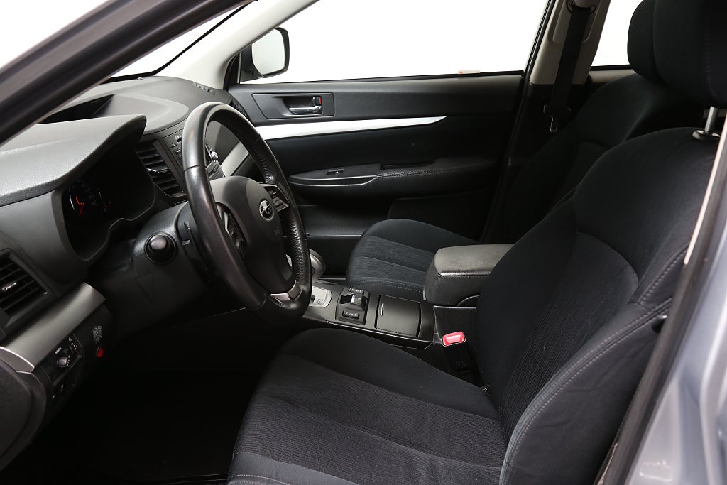 Subaru Legacy 2,5i 173hk Business AWD Kombi Motorv Drag 2013