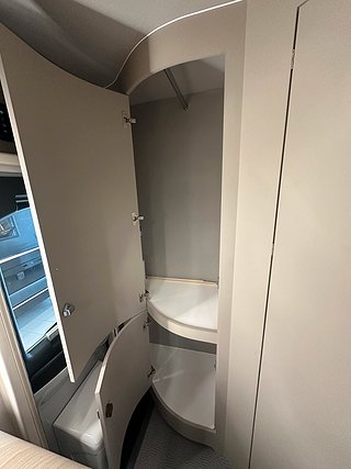 Husbil-halvintegrerad Wingamm Oasi 540 140HK AUT 14 av 27