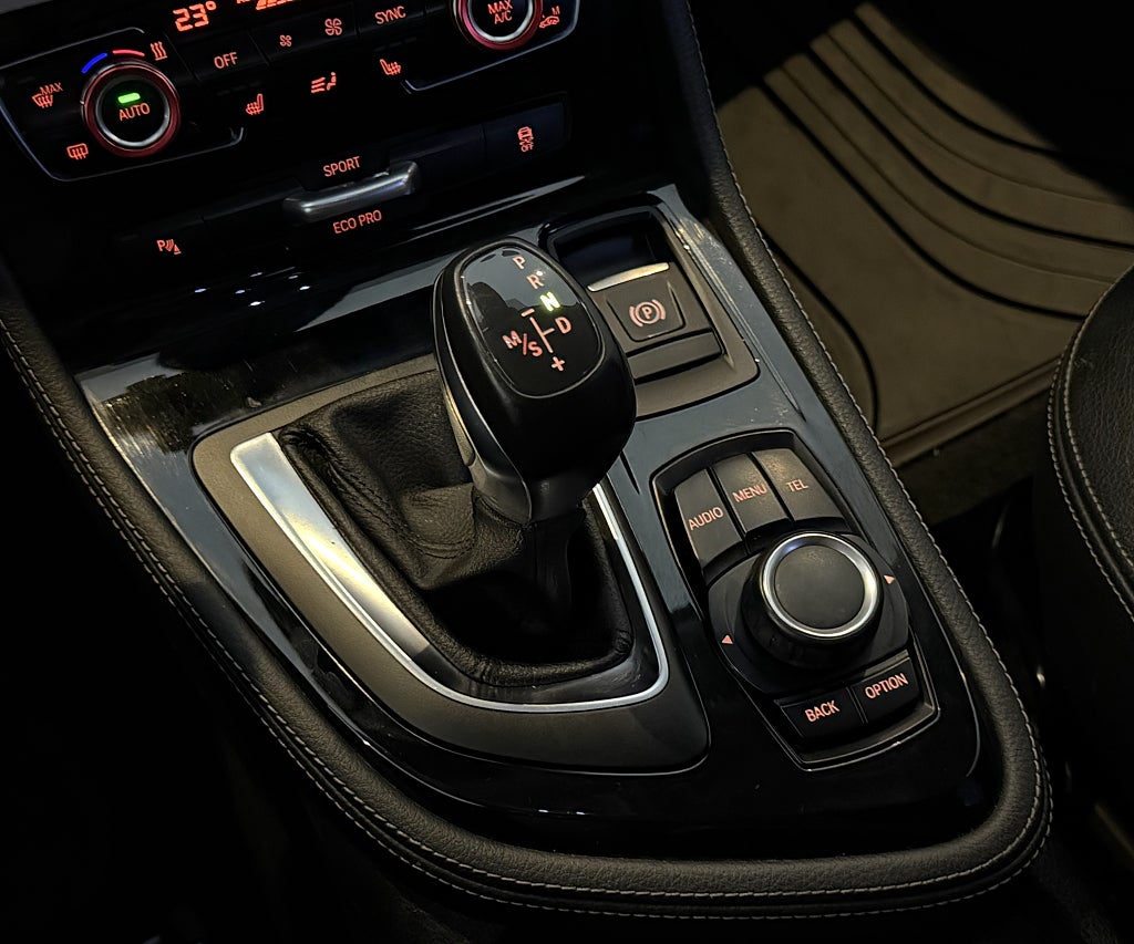 BMW 218 d GRAND TOURER 7-SITS LUXURY LINE DRAG B-KAM HELSKINN