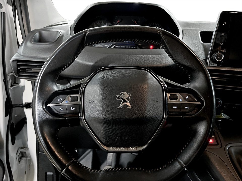 Bild på Peugeot Partner PRO Crew Cab 1.5 BHDi 100hk - DRAG, P-SENSORER