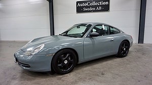 Den här Porsche 911 från 996-generationen importerades från Storbritannien år 2004. 