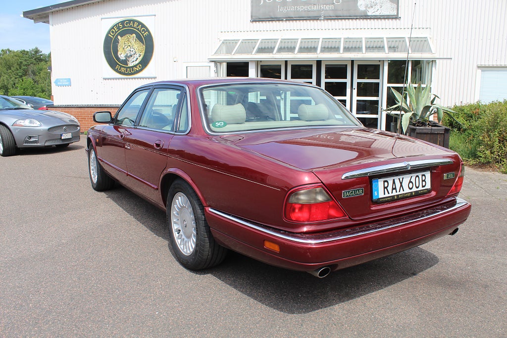 Jaguar XJ 3.2 100% rostfri lågmilare, totalt genomgången