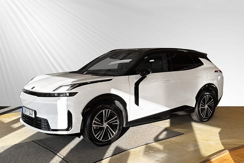 Lynk & Co 08 Core PHEV