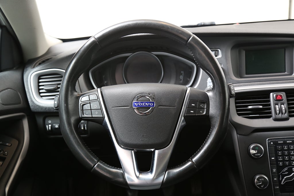 Volvo V40 T3 150hk Kinetic Kamera P-sensorer 2013