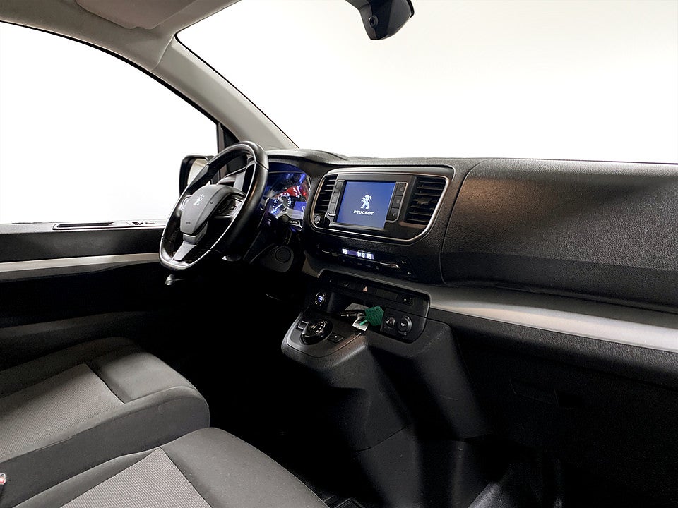 Bild på Peugeot Expert PRO+ 2.0 BHDi 145hk Aut L3 KAMPANJRÄNTA 3,99%