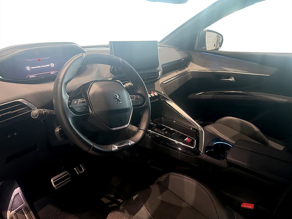 Bild på Peugeot 5008 GT 1.2 PT 130hk Aut 7-SITS B-KAMERA CARPLAY