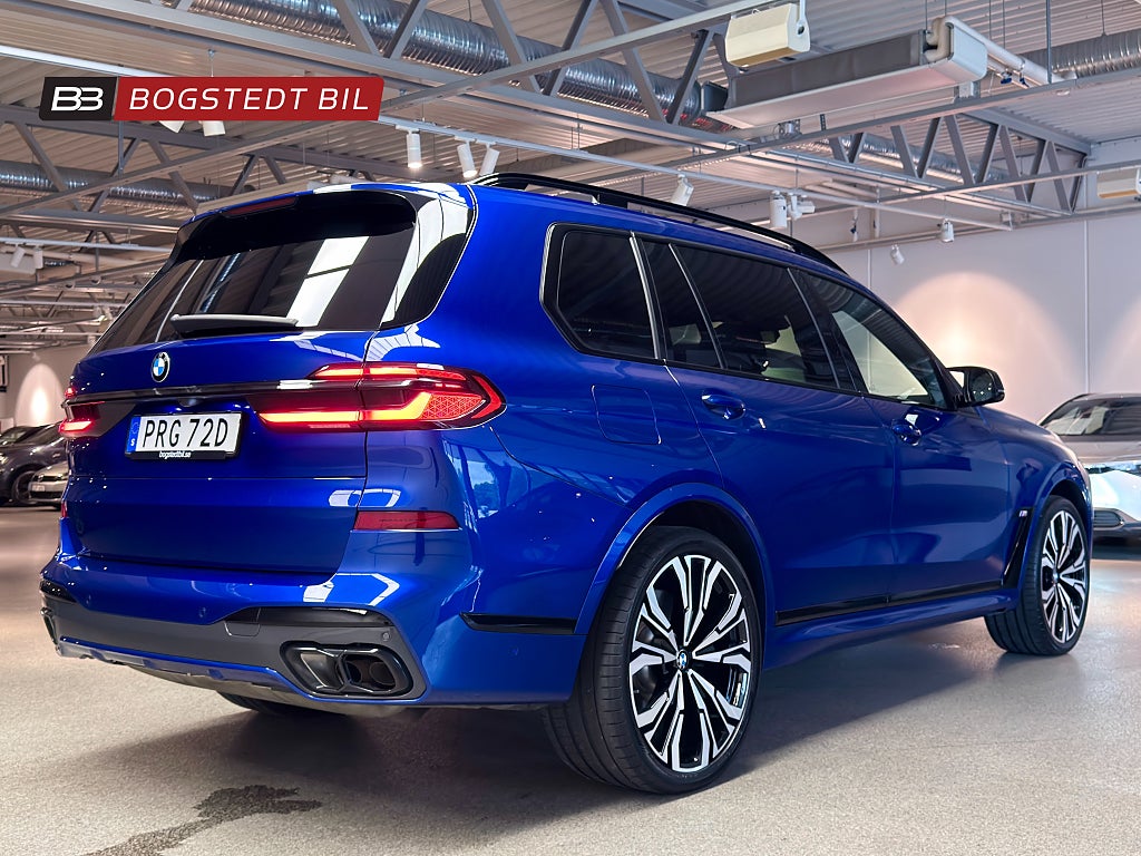 BMW X7 M60i xDrive 530hk | Se spec | Nyskick