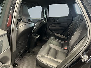 Volvo XC60 B5 AWD Geartronic R-Design S&V/H/K/Drag/Kamera/Värmare – bild 13