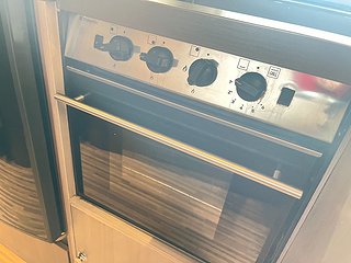 Husbil-integrerad Adria SUPER SONIC I 701 SL 18 av 19