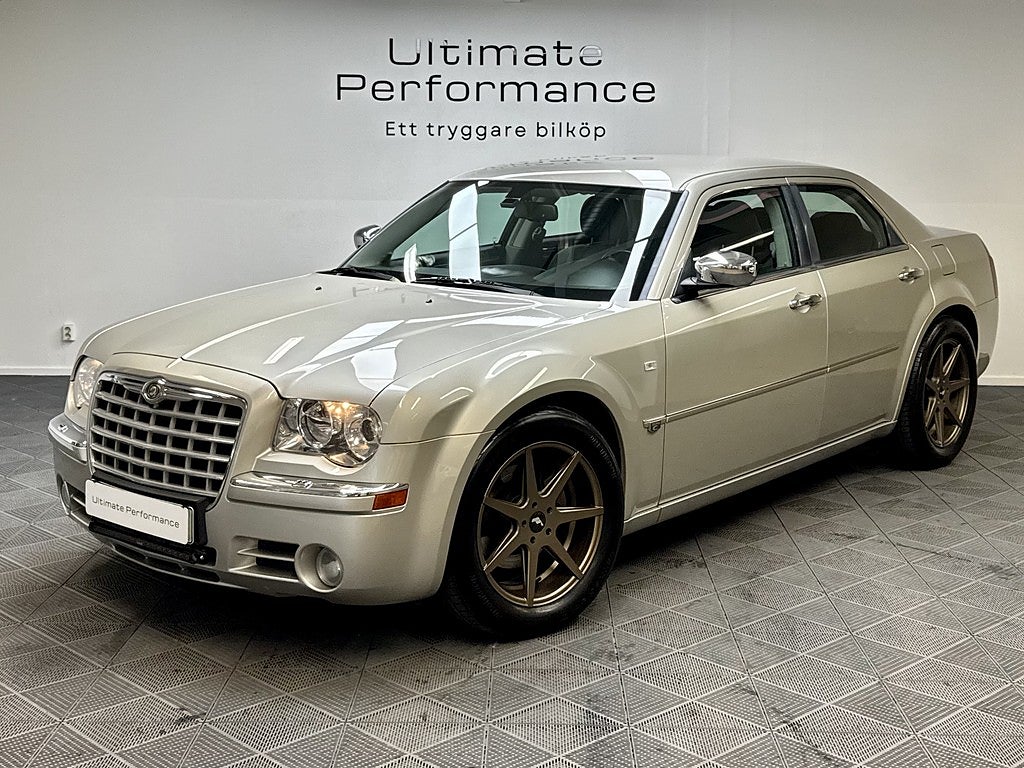 Chrysler 300C 2.7 V6 SVENSKSÅLD ENDAST 6900mil TOPPSKICK
