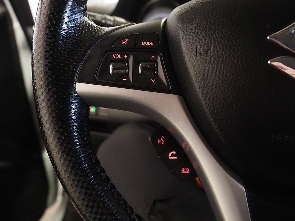 Suzuki Kizashi 2.4 VVT 4WD CVT 178hk | Taklucka | Skinn | 2011