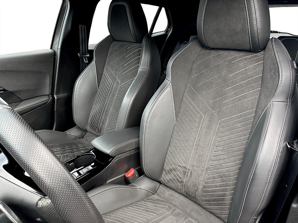Bild på Peugeot 2008 GT Hybrid 145hk Aut B-KAMERA CARPLAY