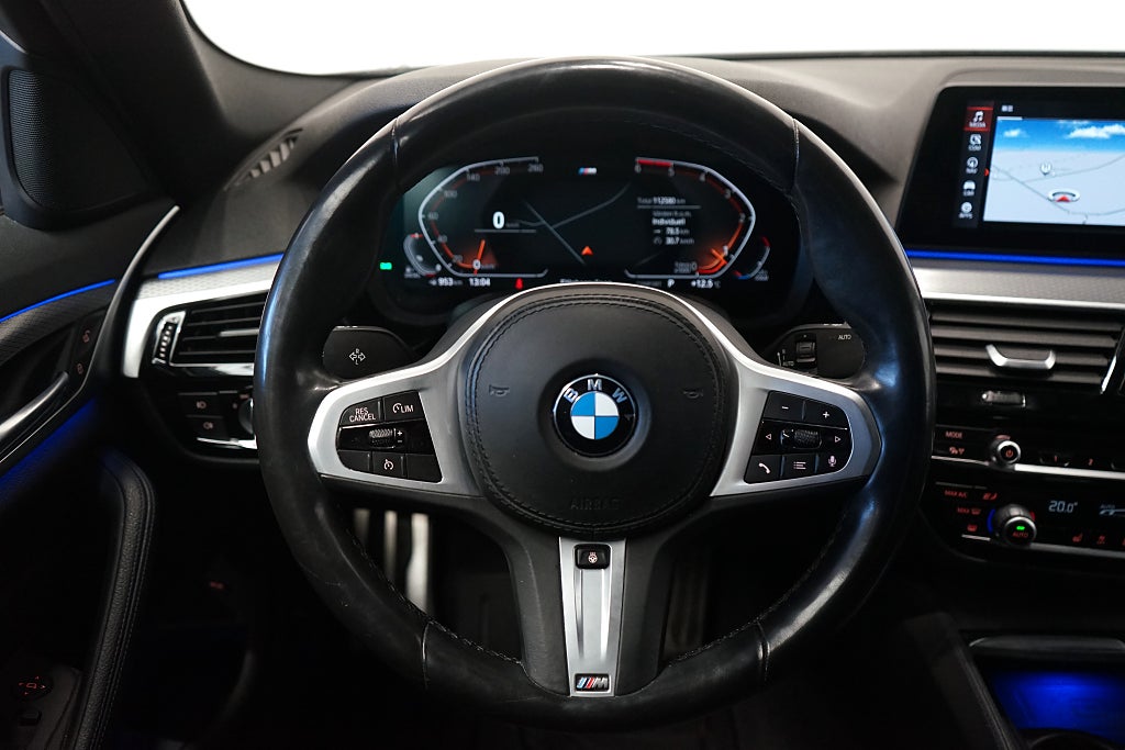 BMW 520d xDrive Sedan M Sport B-kamera Drag 190hk 4.99% Ränta