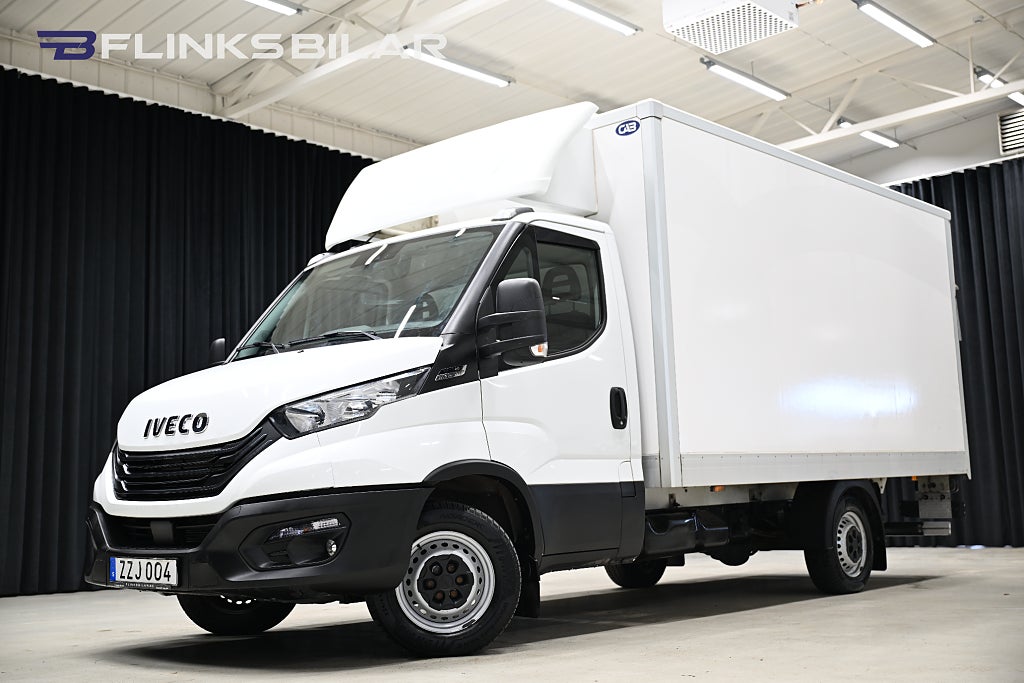 Iveco Daily 136HK Automat|Volymskåp|Bakgavellyft|Sidodörr|Leasbar