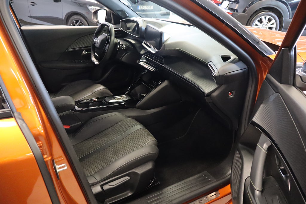 Bild på Peugeot 2008 GT 1.2 PT 130hk Aut - B-KAMERA, CARPLAY, NAV