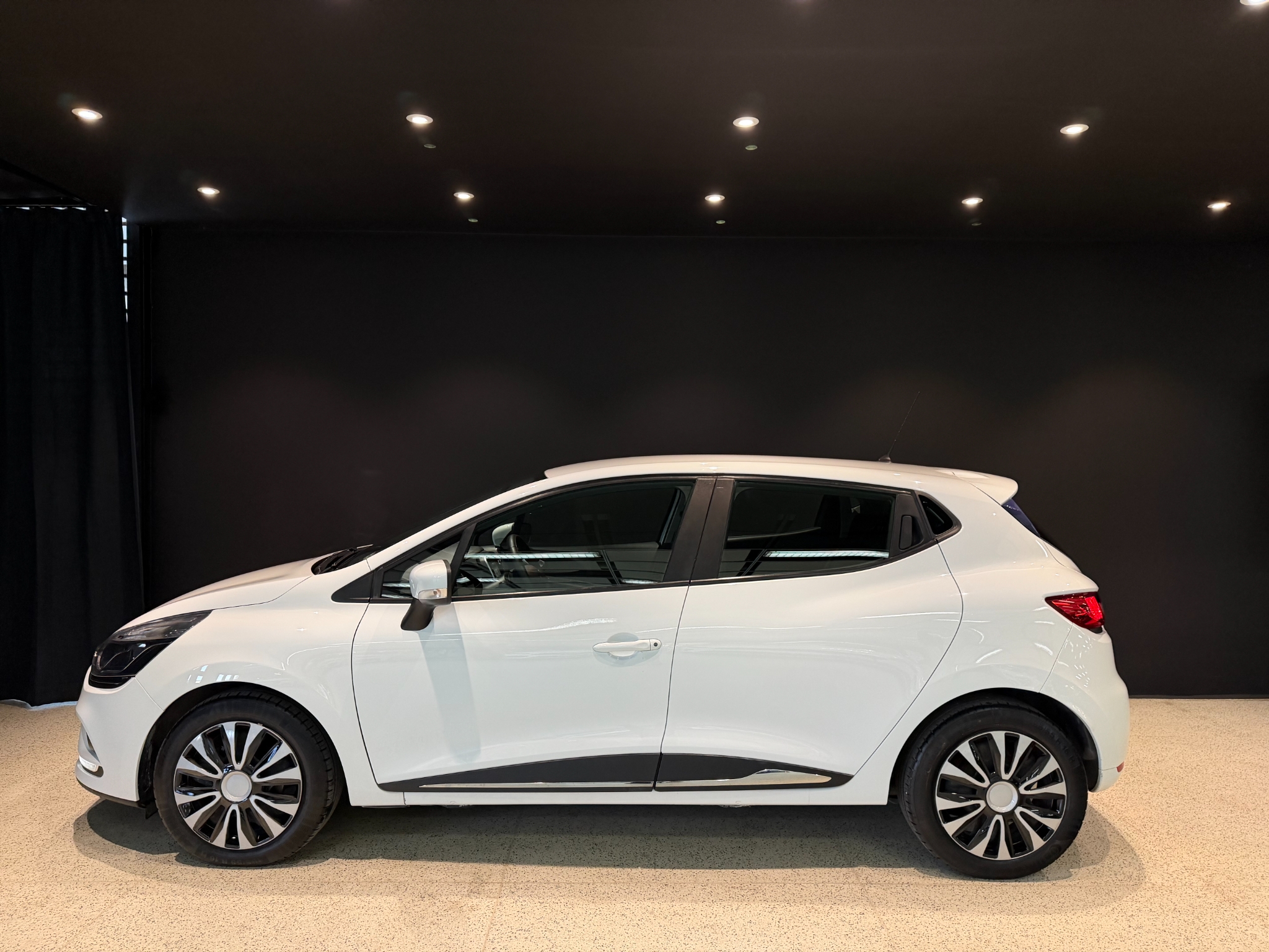 Renault Clio 1.5 dCi Zen 2018, bild 3/47