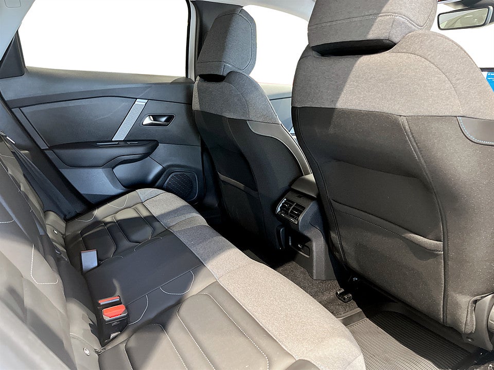 Bild på Citroën C4-X Shine 1.2 PT 130hk Aut B-KAMERA CARPLAY