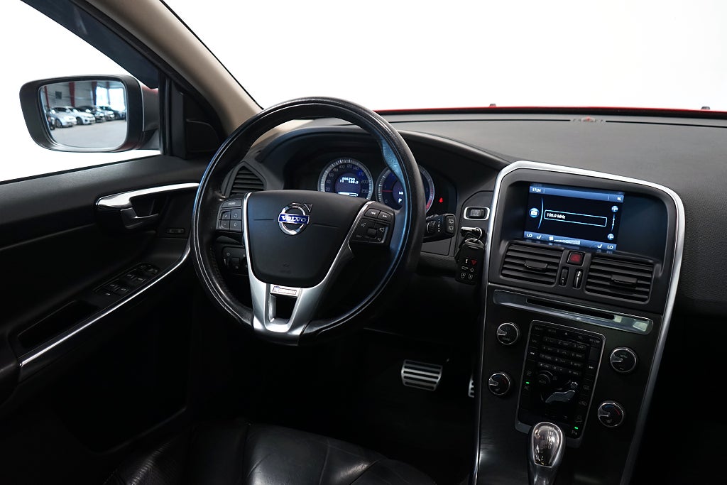 Volvo XC60 D4 AWD Geartronic R-Design Värmare Panorama Drag 163hk
