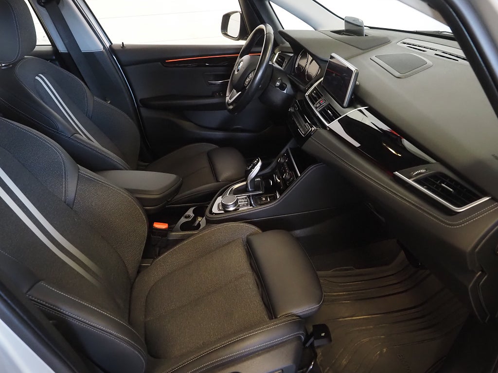 BMW 220 d xDrive Active Tourer Sport line M-Värm Navi Drag 2019