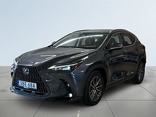 Lexus NX 450h+ Business Plus AWD Kamera Rattvärme Navi Elstolar – bild 16