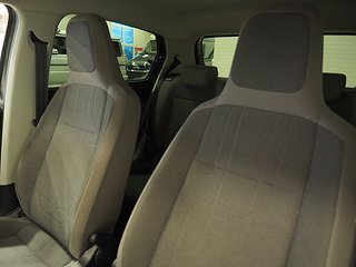 Halvkombi Volkswagen Cross Up! 13 av 17