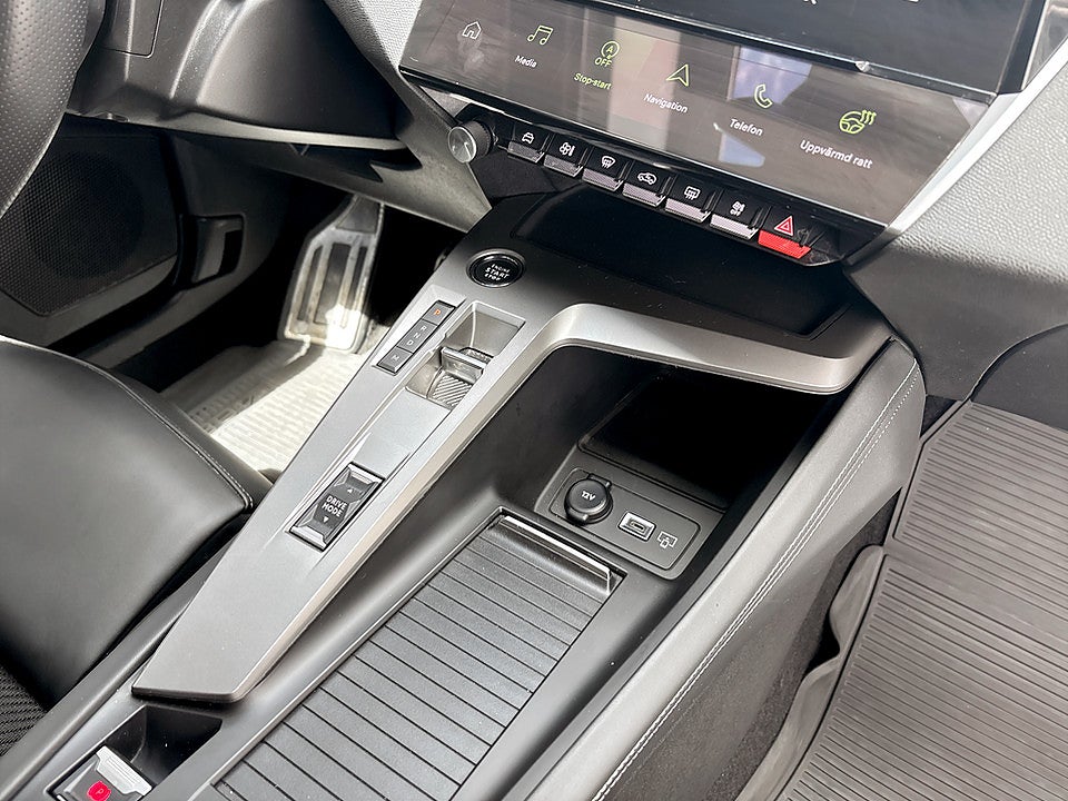 Bild på Peugeot 408 GT 1.2 PT 130hk Aut B-KAMERA CARPLAY