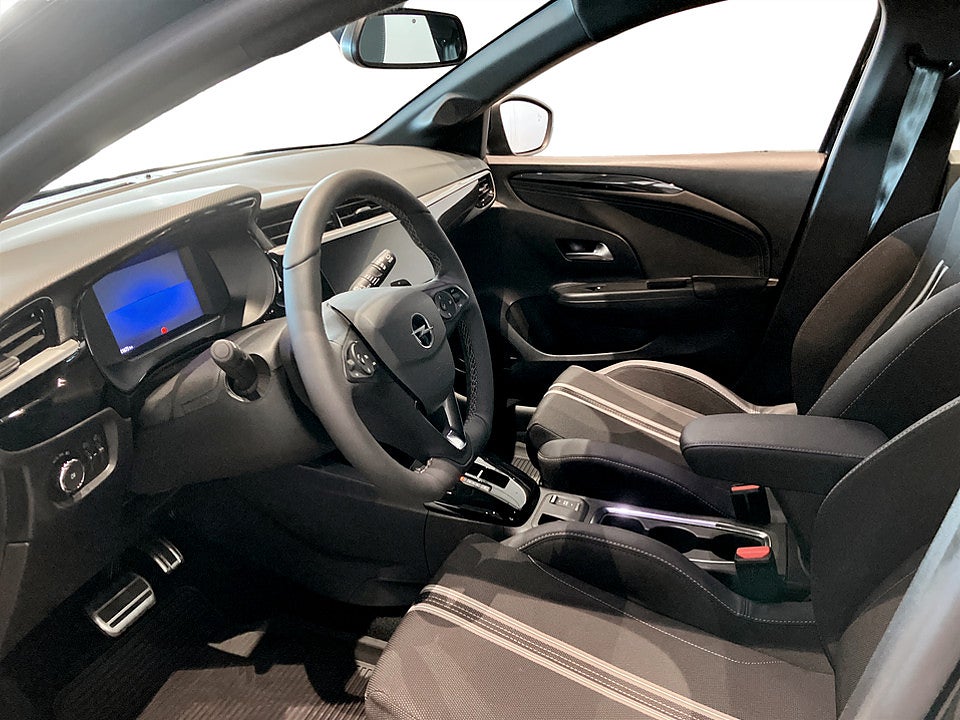 Bild på Opel Corsa GS 1.2 PT 130hk Aut P-SENSORER