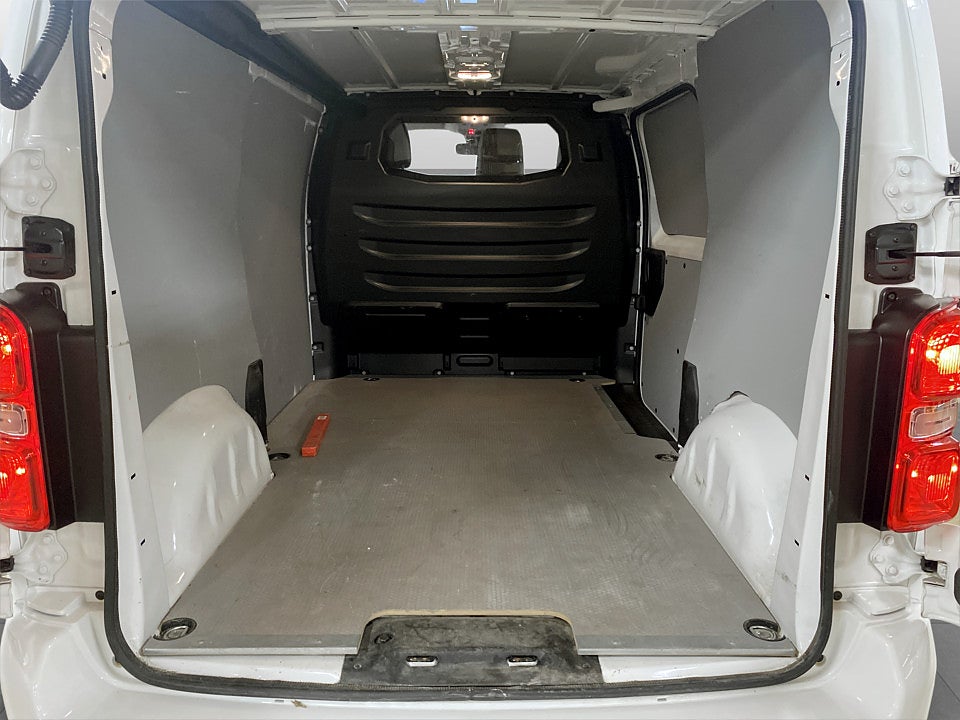 Bild på Citroën e-Jumpy Business Premium 75kWh 136hk Aut L2  B-KAMERA DRAG