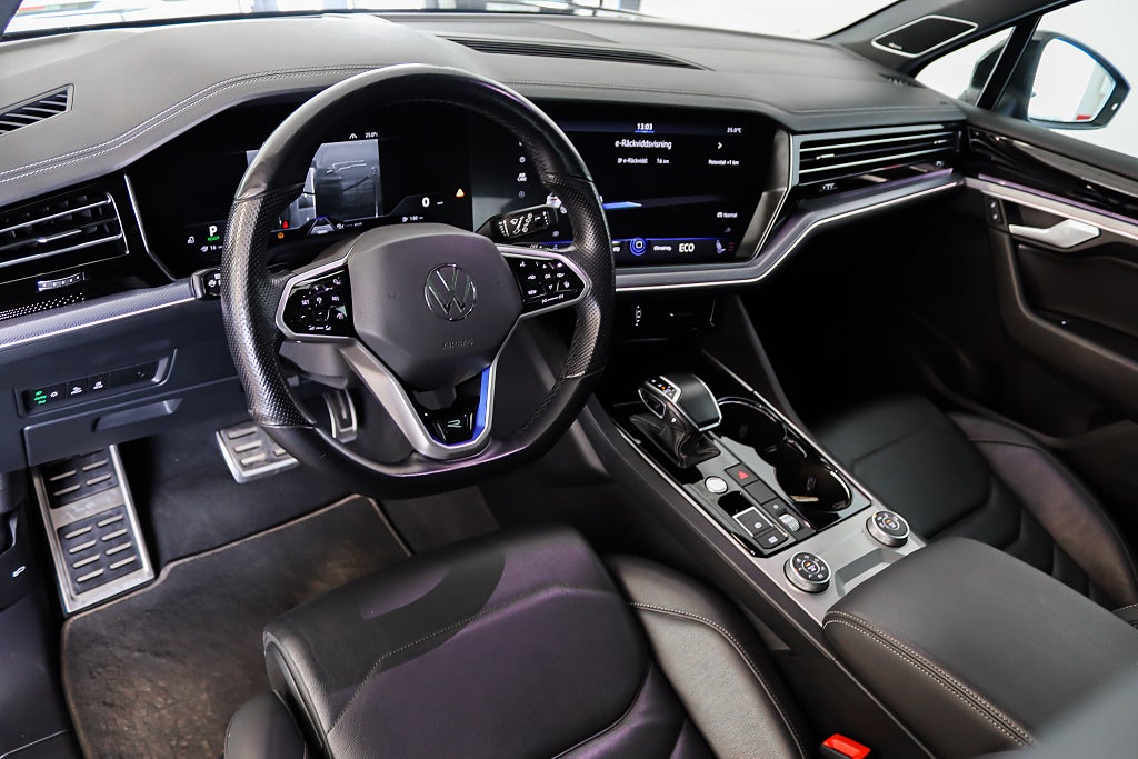 Volkswagen Touareg R eHybrid MOMS Innovation Luftfjädring Dynaudio HuD