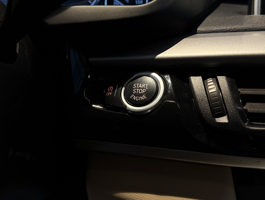 BMW X5 xDrive30d 7-SITS DRAG HELSKINN B-KAMERA FULLSERVAD