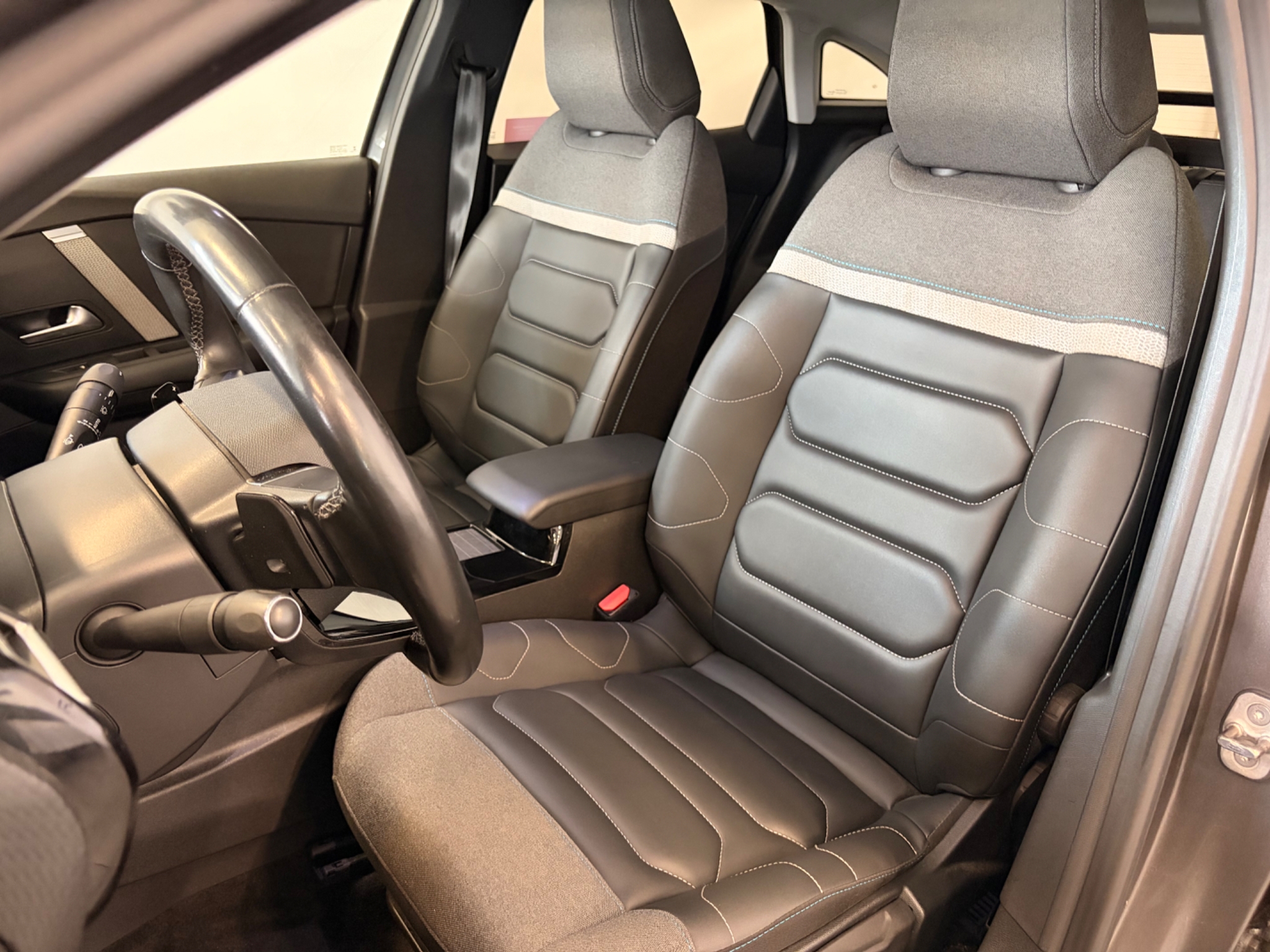 Citroen C4 155 PT Aut Shine 2021, photo 6/10