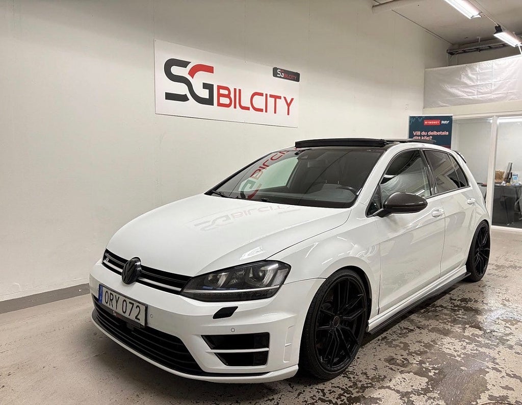 Volkswagen Golf  R 4MOTION PANORAMA NAVI AVALON FÄLGAR COILS PÅKOSTAD / SÅLD