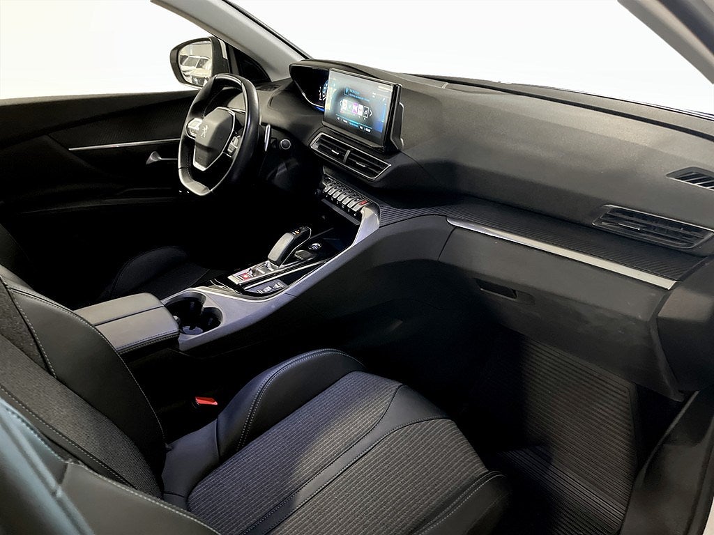 Bild på Peugeot 3008 Allure Hybrid 225hk Aut - DRAG, M-VÄRMARE