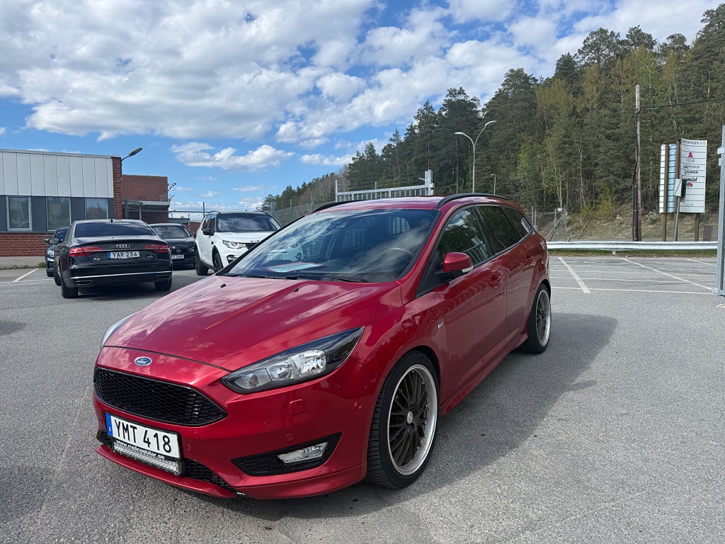 Ford Focus Kombi 1.5 TDCi 120hk Automat ST-Line Kamera Drag Euro 6