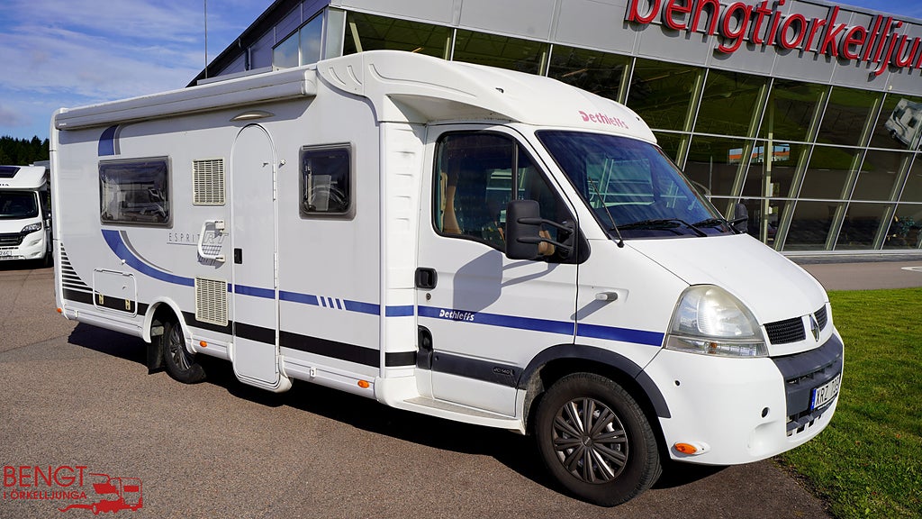 Dethleffs Esprit RT 7014 | Låga enkelsängar | ALDE