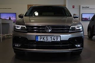 SUV Volkswagen Tiguan 8 av 34