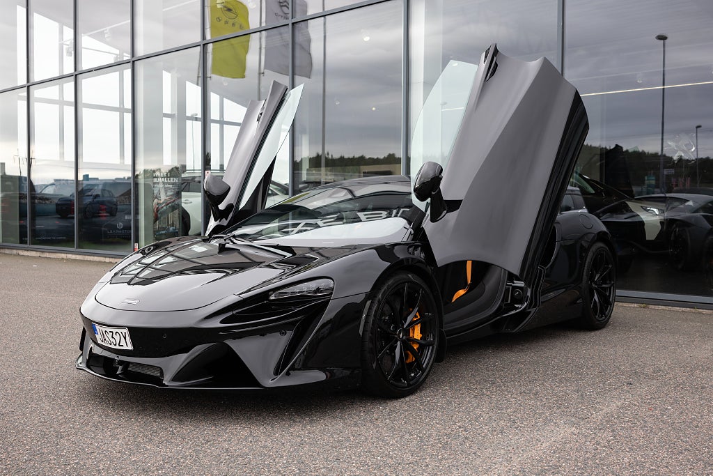 McLaren Artura / 320 mil / Technology Pack / Svensksåld 1 brukare /