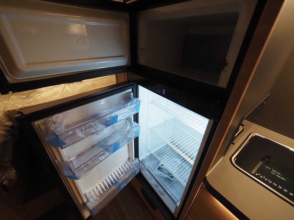 Knaus L!ve I 700 MEG 180hk I ALDE I Låga långbäddar